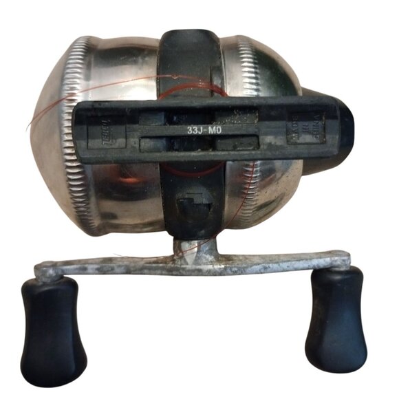 Vintage Zebco 33 Authentic Spincast Fishing Reel With Metal Body & Dual Knobs - Picture 4 of 8